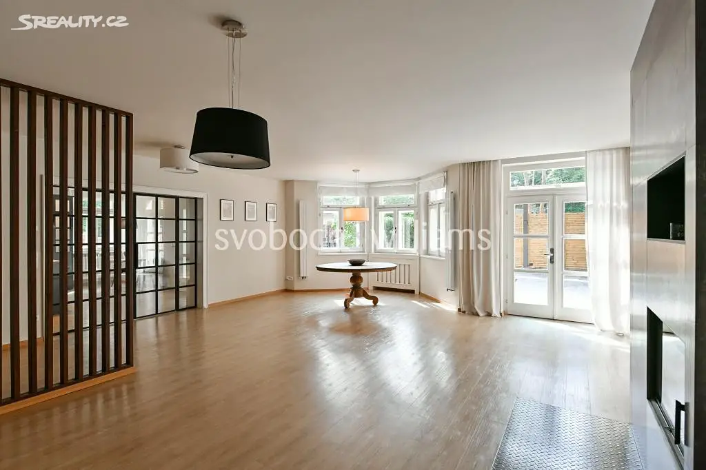 Pronájem  rodinného domu 226 m², pozemek 899 m², V Šáreckém údolí, Praha 6 - Dejvice