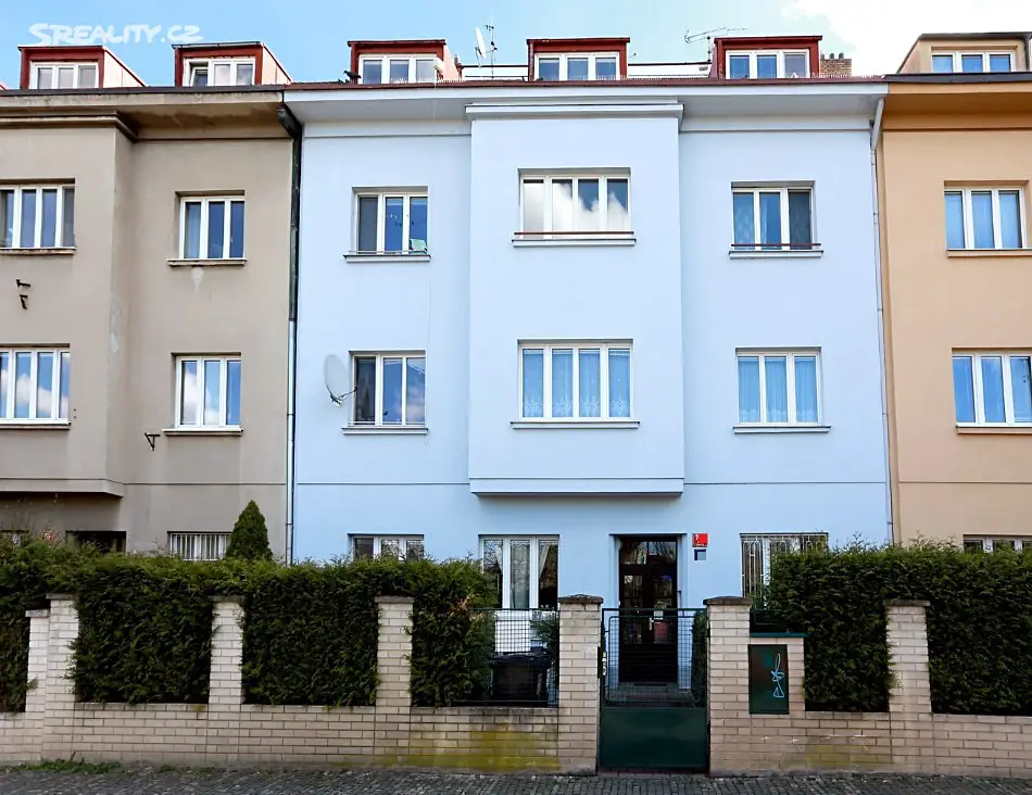 Prodej bytu 1+kk 21 m² (Podkrovní), Na Mlejnku, Praha 4 - Braník