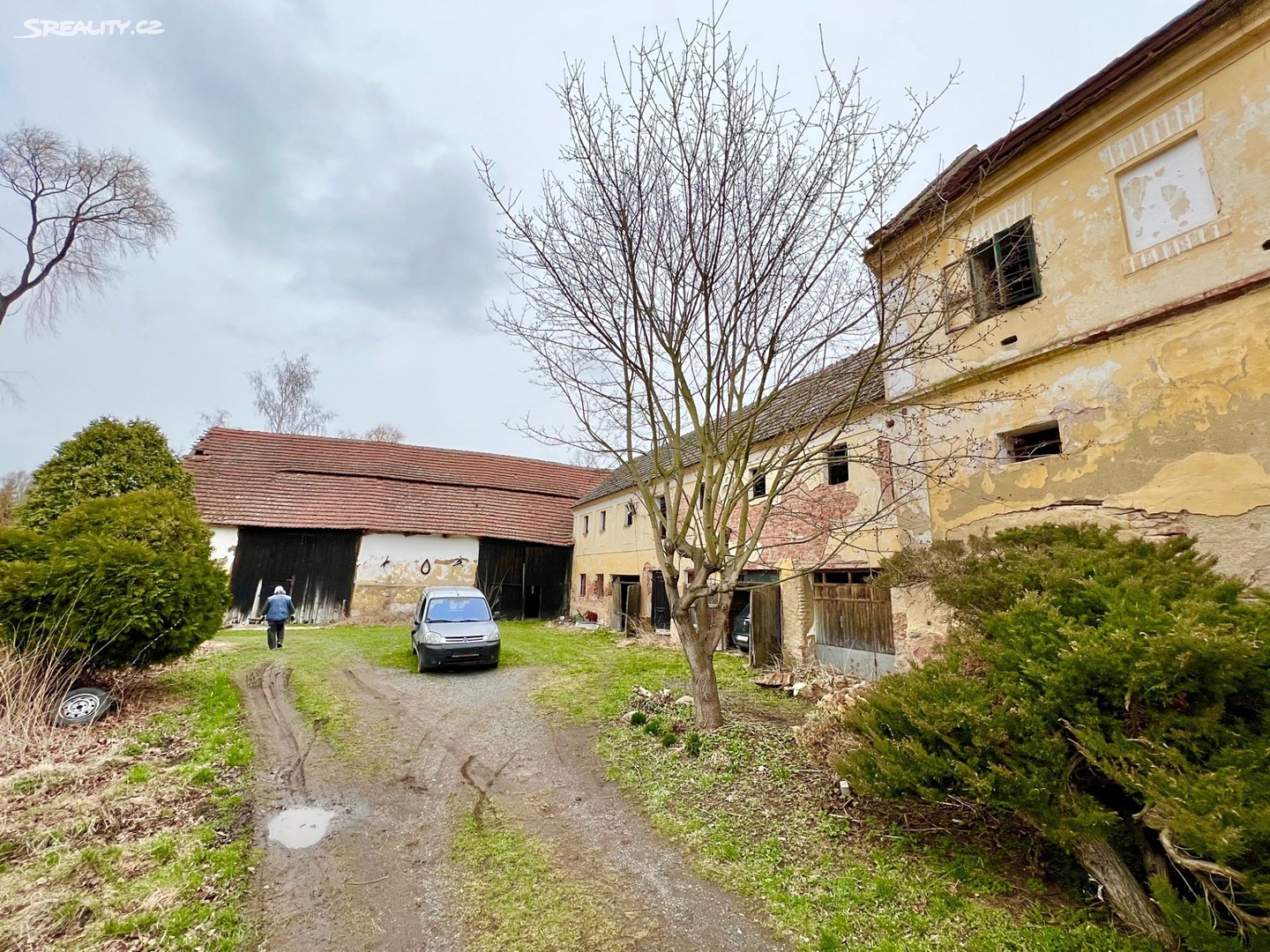 Prodej  rodinného domu 1 190 m², pozemek 2 196 m², Hořovičky, okres Rakovník