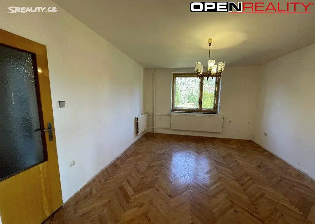 Prodej  rodinného domu 300 m², pozemek 3 560 m², Střílky, okres Kroměříž