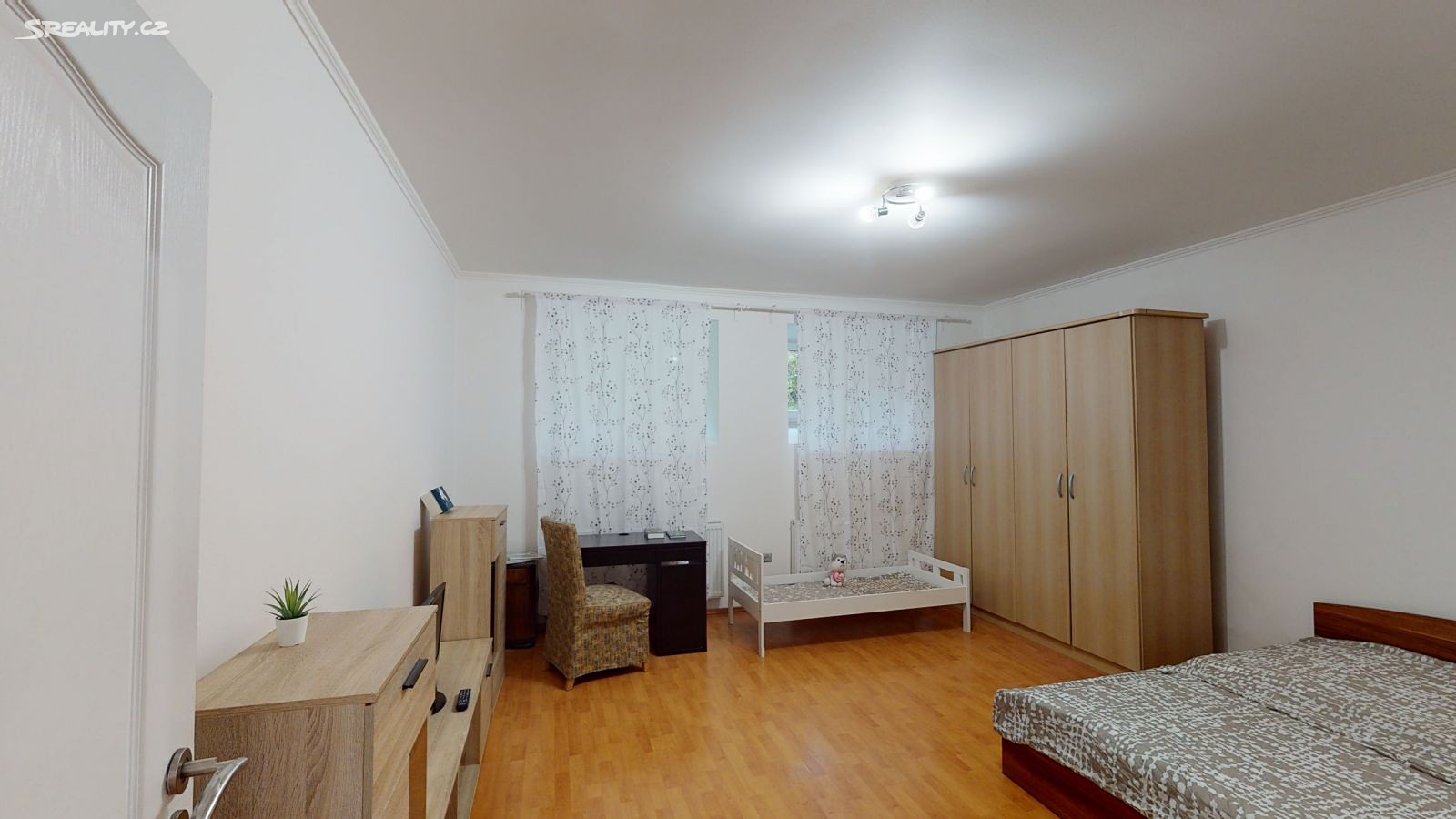 Pronájem bytu 2+kk 60 m², Mezitraťová, Praha 9 - Hrdlořezy