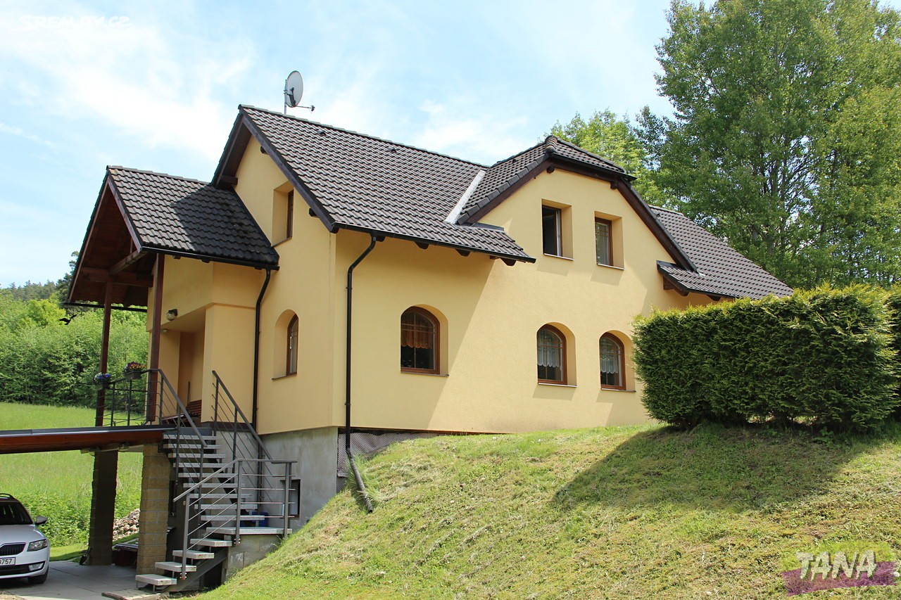Prodej  rodinného domu 214 m², pozemek 880 m², Turnov - Mašov, okres Semily