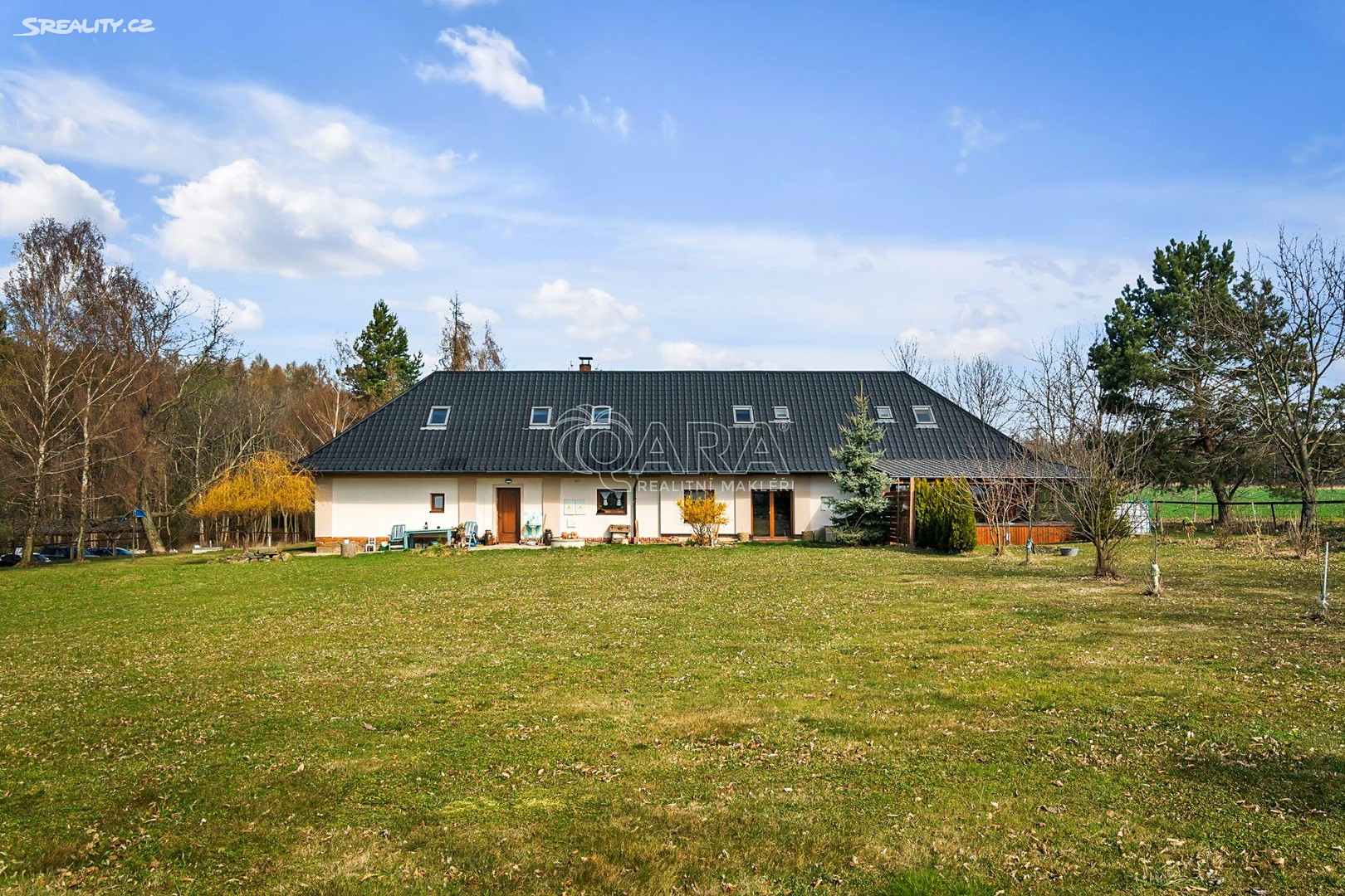 Prodej  vícegeneračního domu 382 m², pozemek 17 035 m², Bílov, okres Nový Jičín