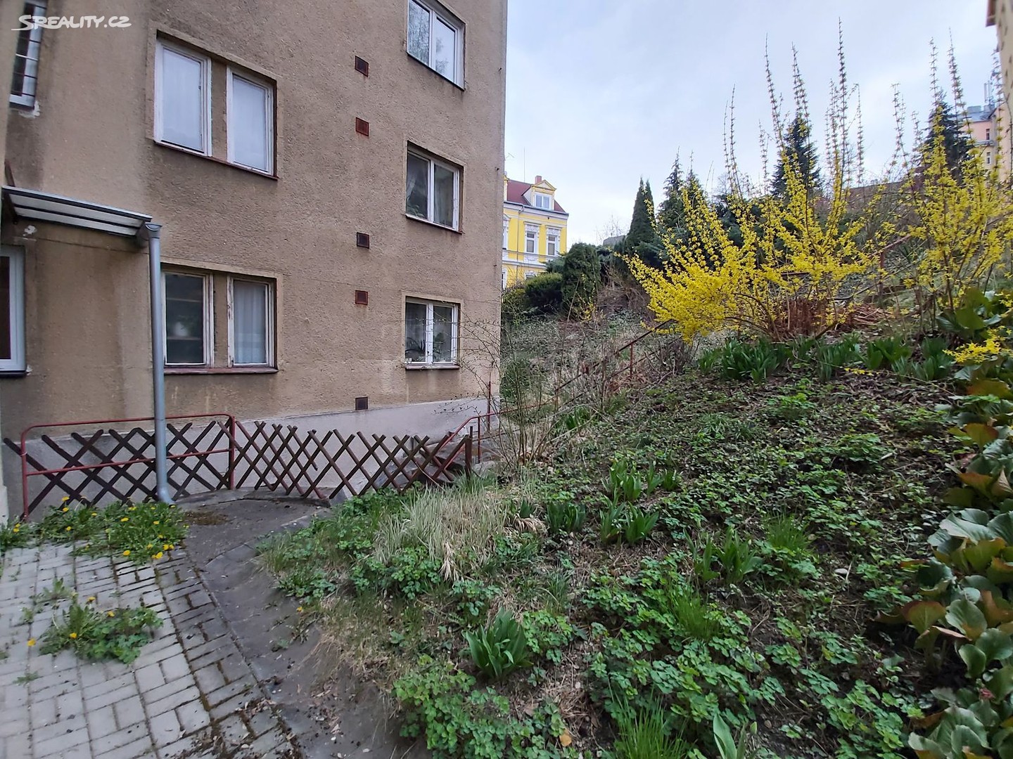 Pronájem bytu 2+1 60 m², Zbrojnická, Karlovy Vary - Drahovice