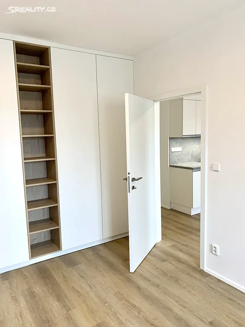 Pronájem bytu 2+1 71 m², Drahobejlova, Praha 9 - Libeň