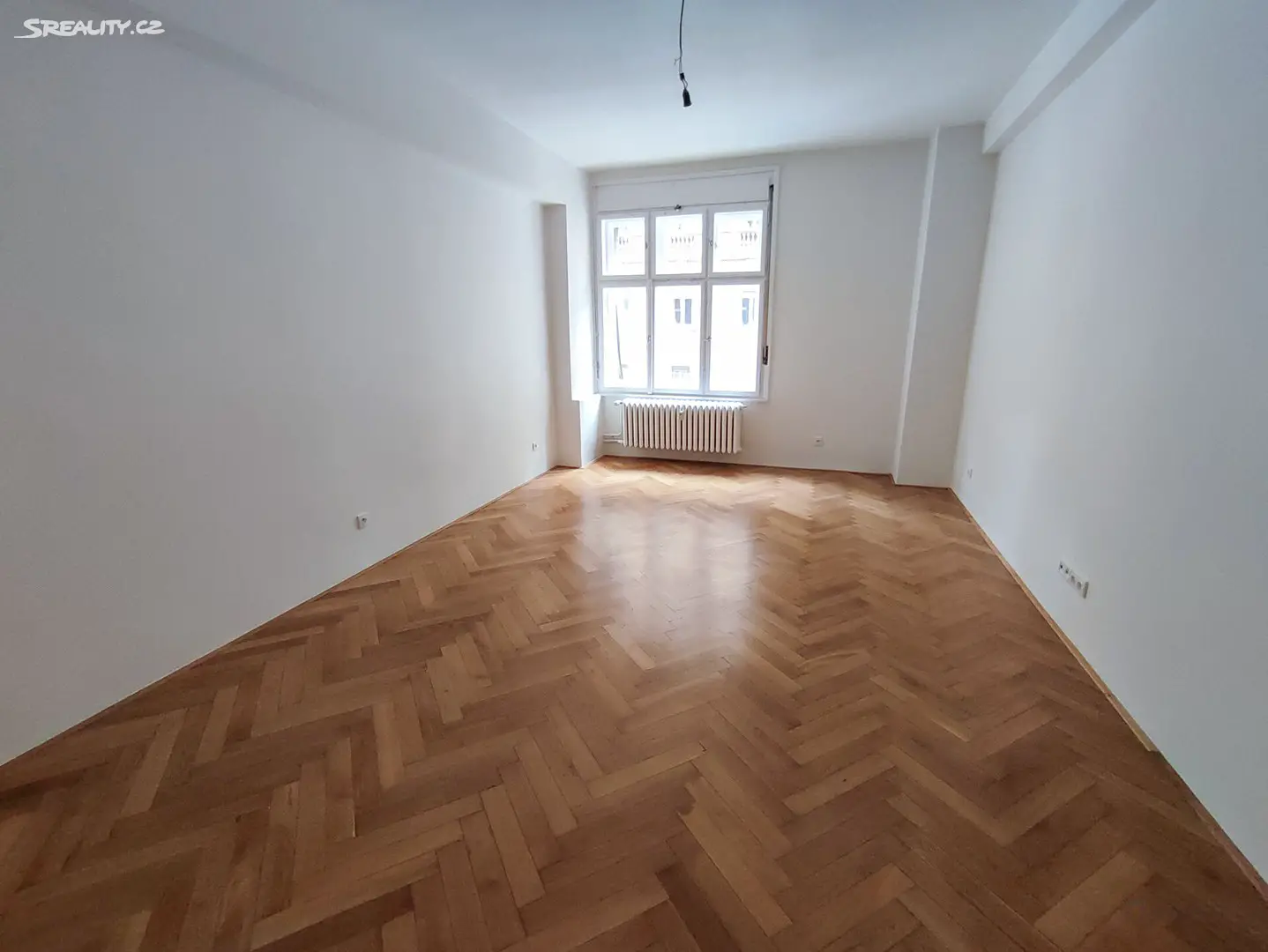 Pronájem bytu 2+1 59 m², Trojanova, Praha 2 - Nové Město