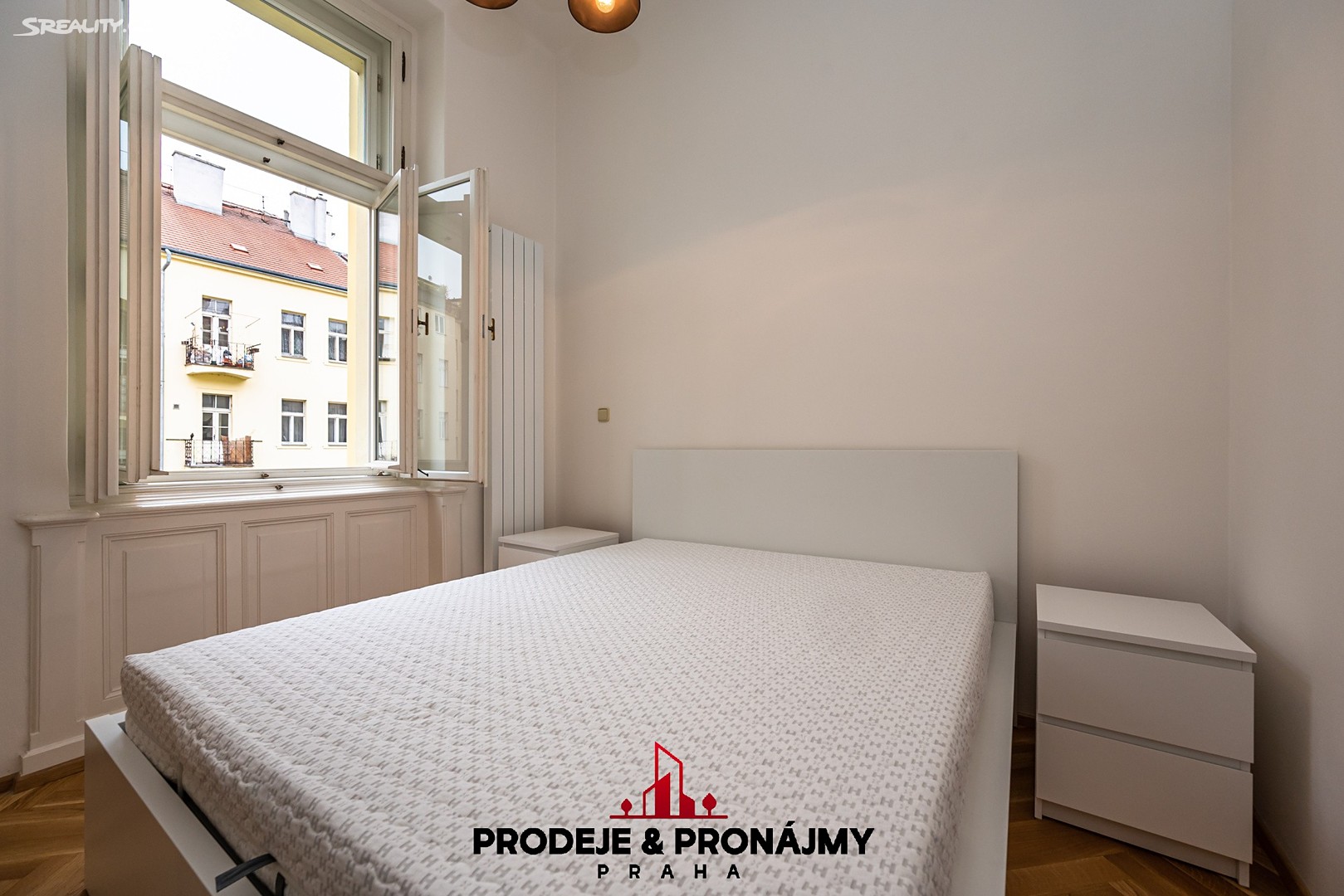 Pronájem bytu 2+1 53 m², Janáčkovo nábřeží, Praha 5 - Smíchov