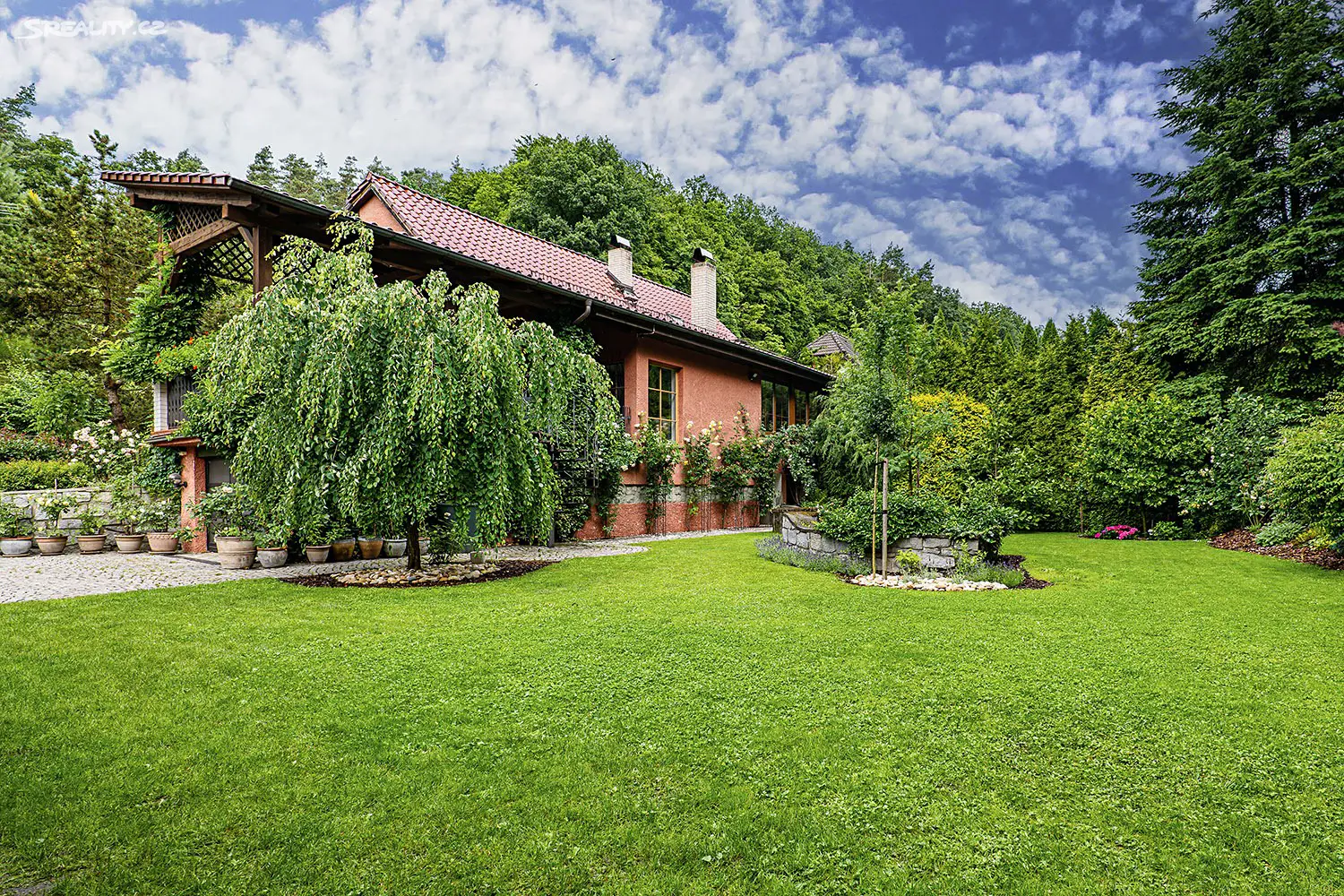 Prodej  rodinného domu 237 m², pozemek 1 045 m², Dolany, okres Olomouc