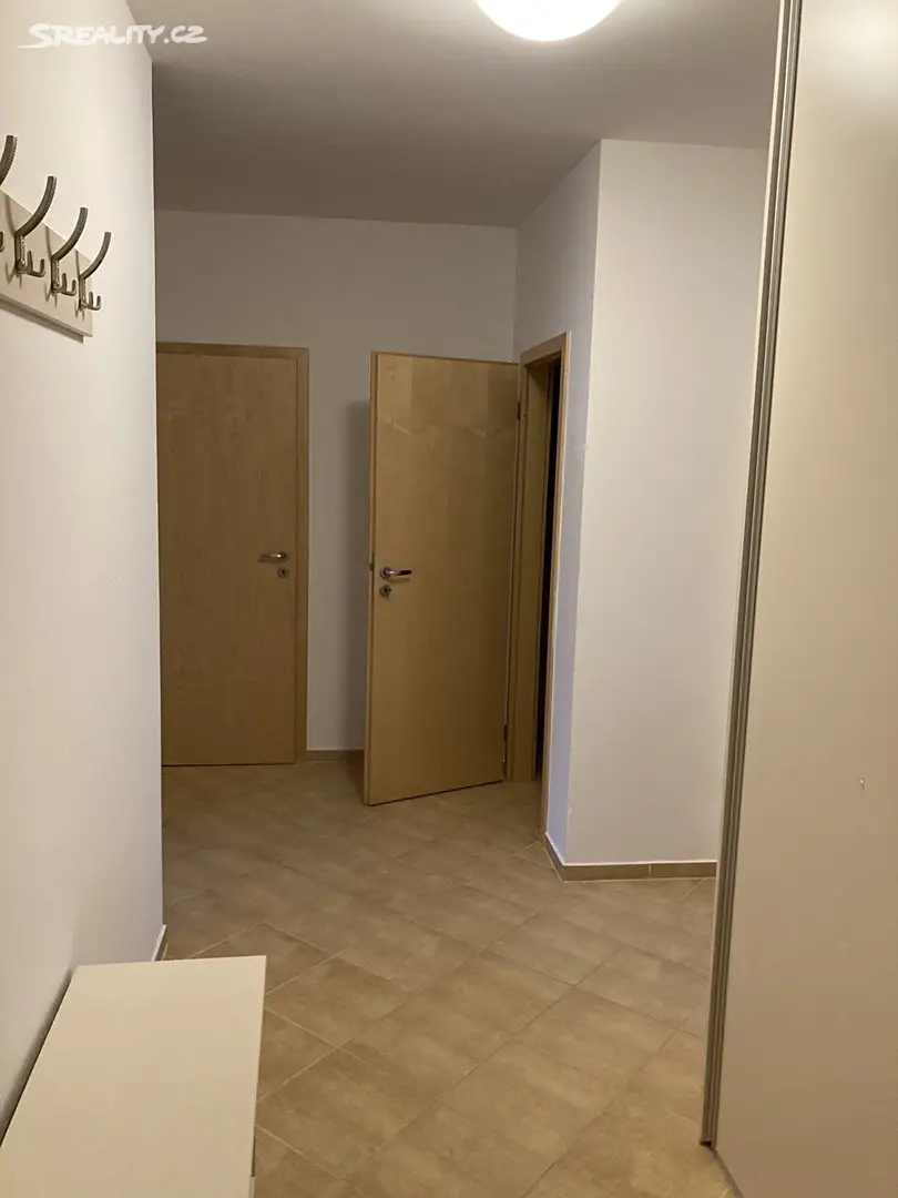 Pronájem bytu 2+kk 60 m², Jozefa Gabčíka, Pardubice - Trnová
