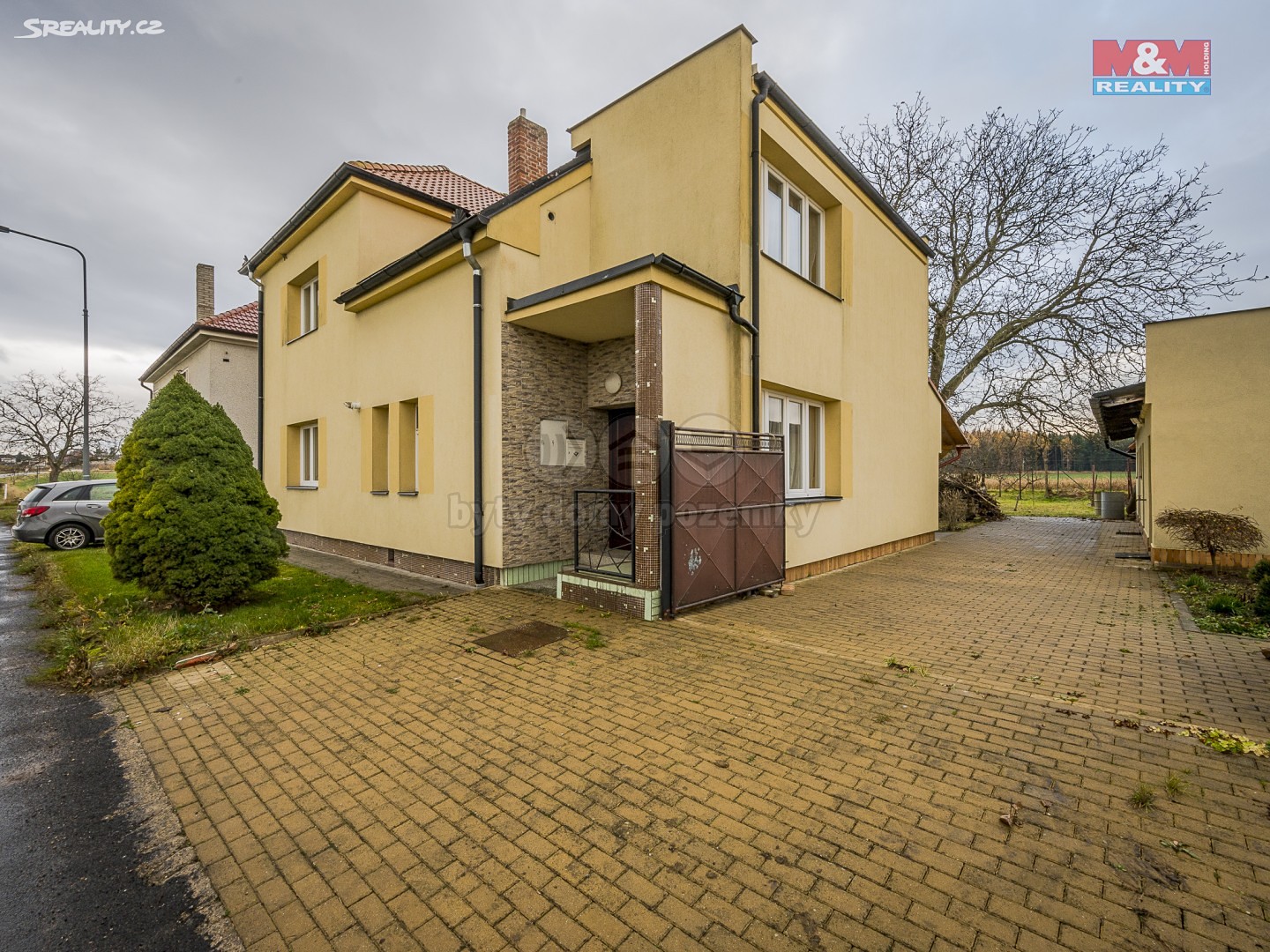 Prodej  rodinného domu 240 m², pozemek 925 m², Radíkovice, okres Hradec Králové