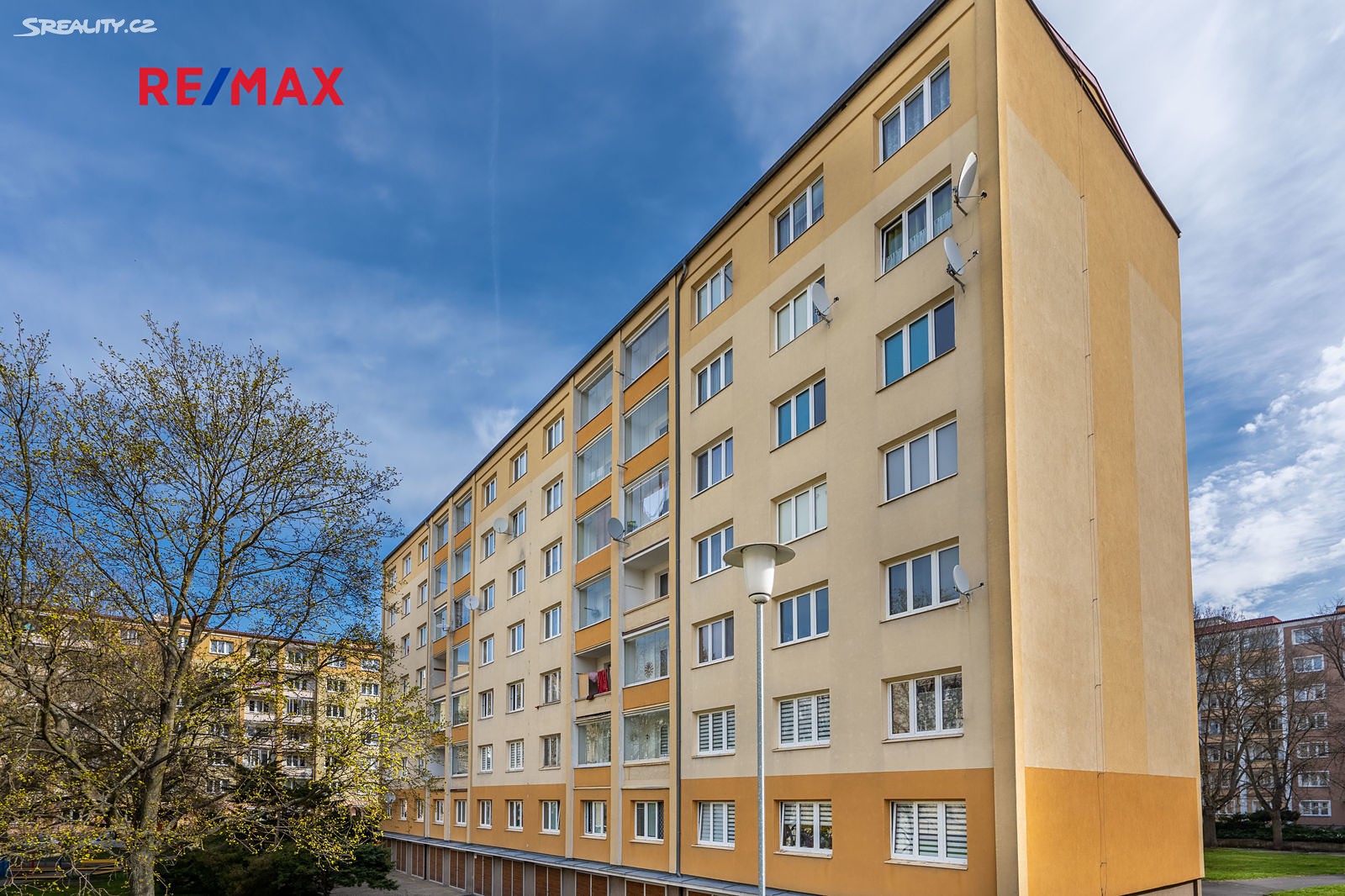 Prodej bytu 1+1 35 m², Budovatelů, Karlovy Vary