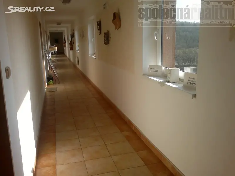 Pronájem bytu 1+kk 20 m², Čisovice - Bojov, okres Praha-západ