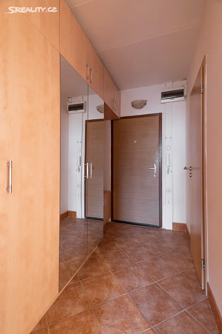 Pronájem bytu 2+kk 43 m², Krupná, Praha 4 - Komořany