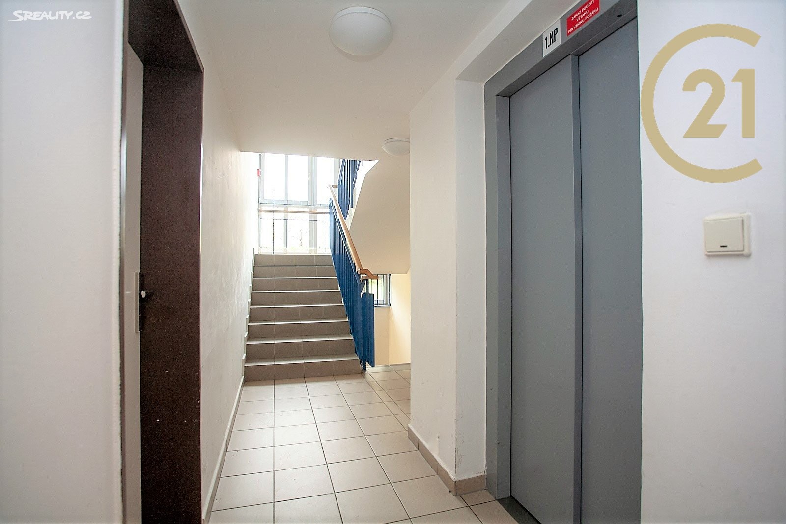 Pronájem bytu 1+kk 50 m², Velká skála, Praha 8 - Troja