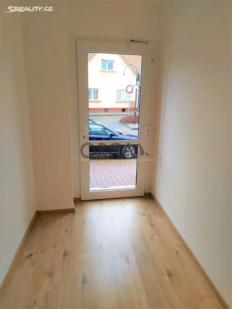 Pronájem bytu 2+1 65 m², Náměstí, Paskov