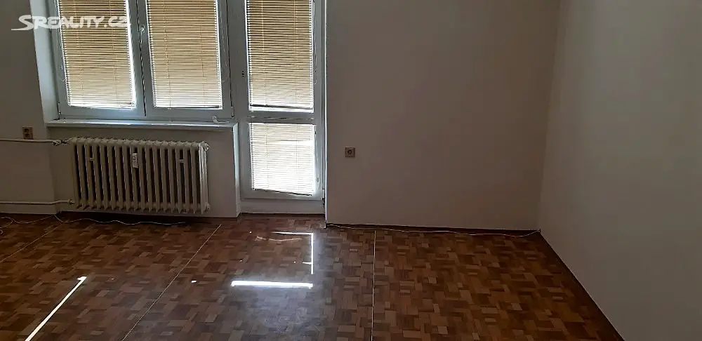 Prodej bytu 3+1 70 m², 1. máje, Uhlířské Janovice