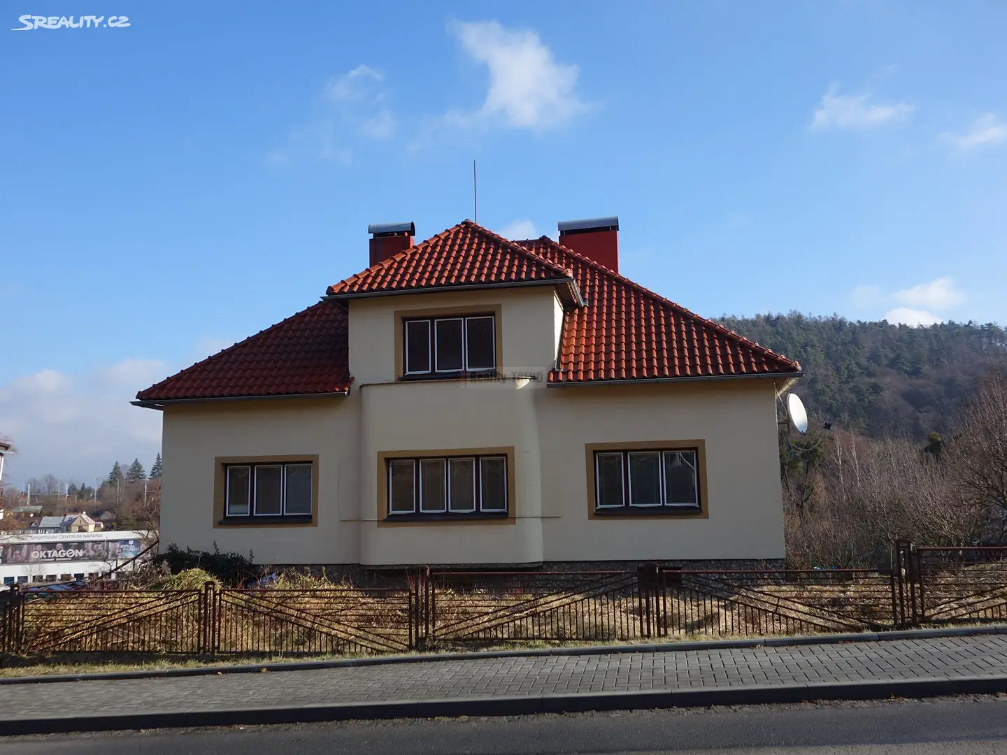 Prodej  rodinného domu 666 m², pozemek 1 446 m², Hranice, okres Přerov