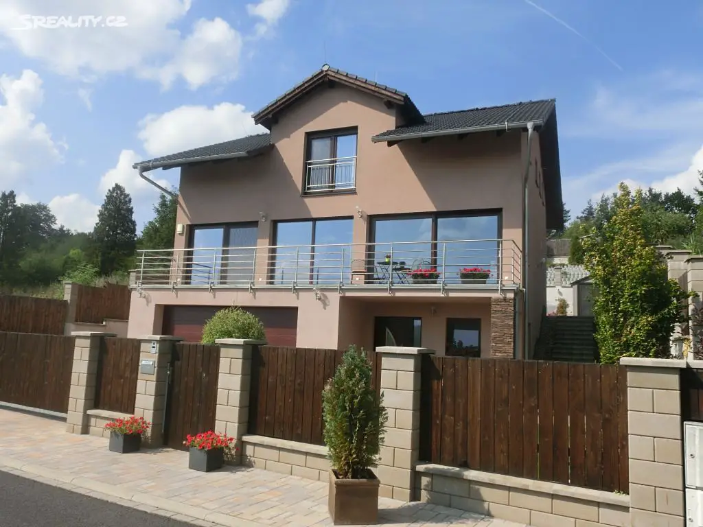 Prodej  rodinného domu 260 m², pozemek 720 m², Ostrov, okres Karlovy Vary