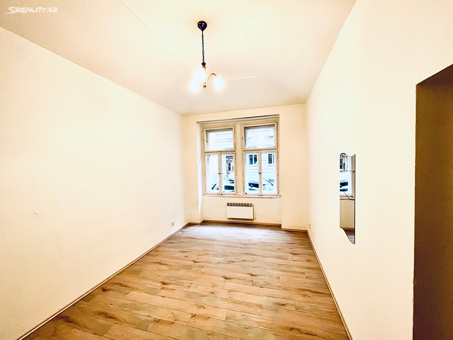 Pronájem bytu 3+1 73 m², Přibyslavská, Praha 3 - Žižkov