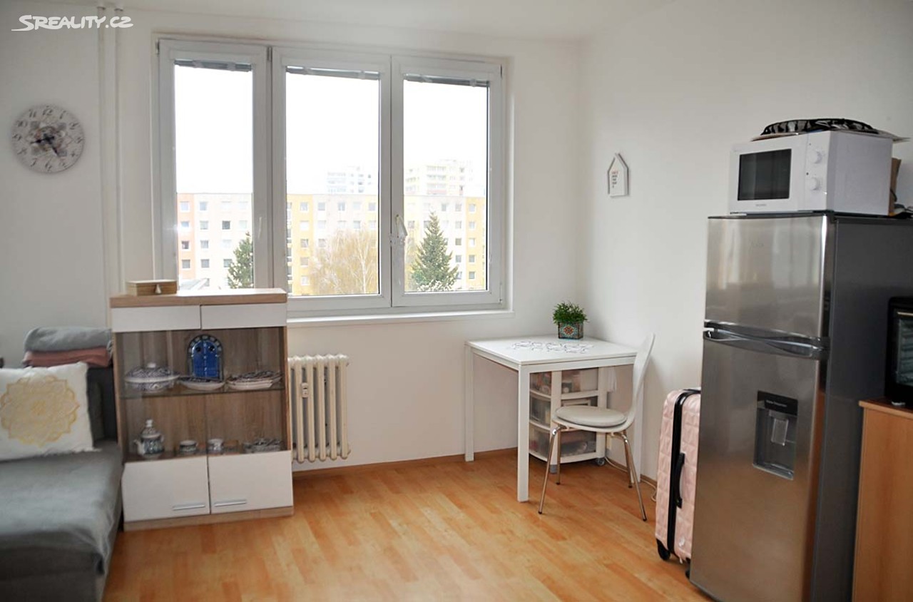 Prodej bytu 1+kk 39 m², Třinecká, Praha 9 - Letňany