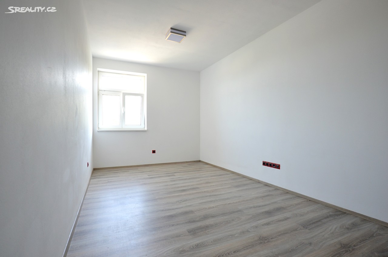 Pronájem bytu 3+kk 60 m², Horní náměstí, Humpolec