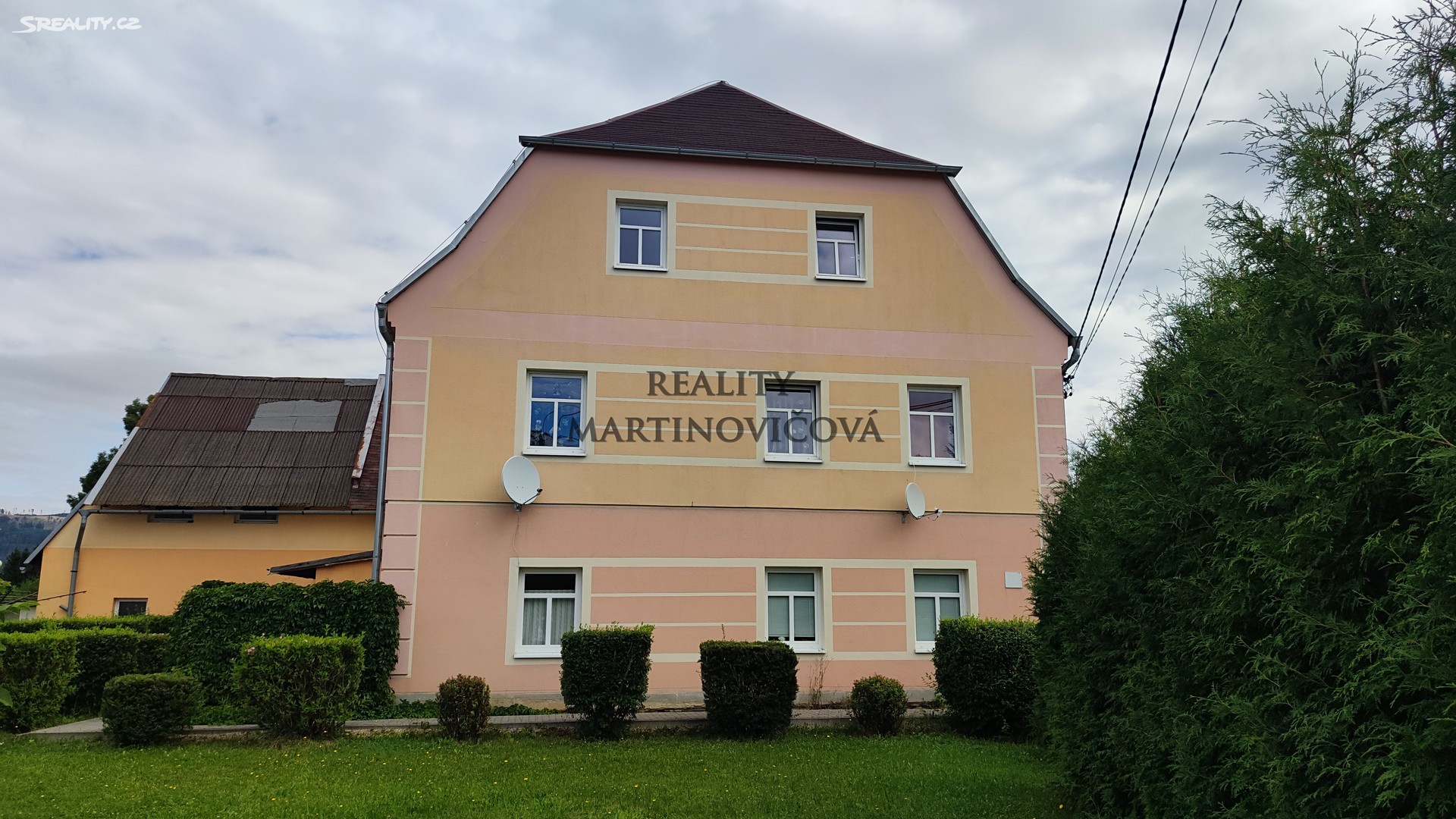 Prodej  vícegeneračního domu 371 m², pozemek 1 898 m², Česká Ves, okres Jeseník
