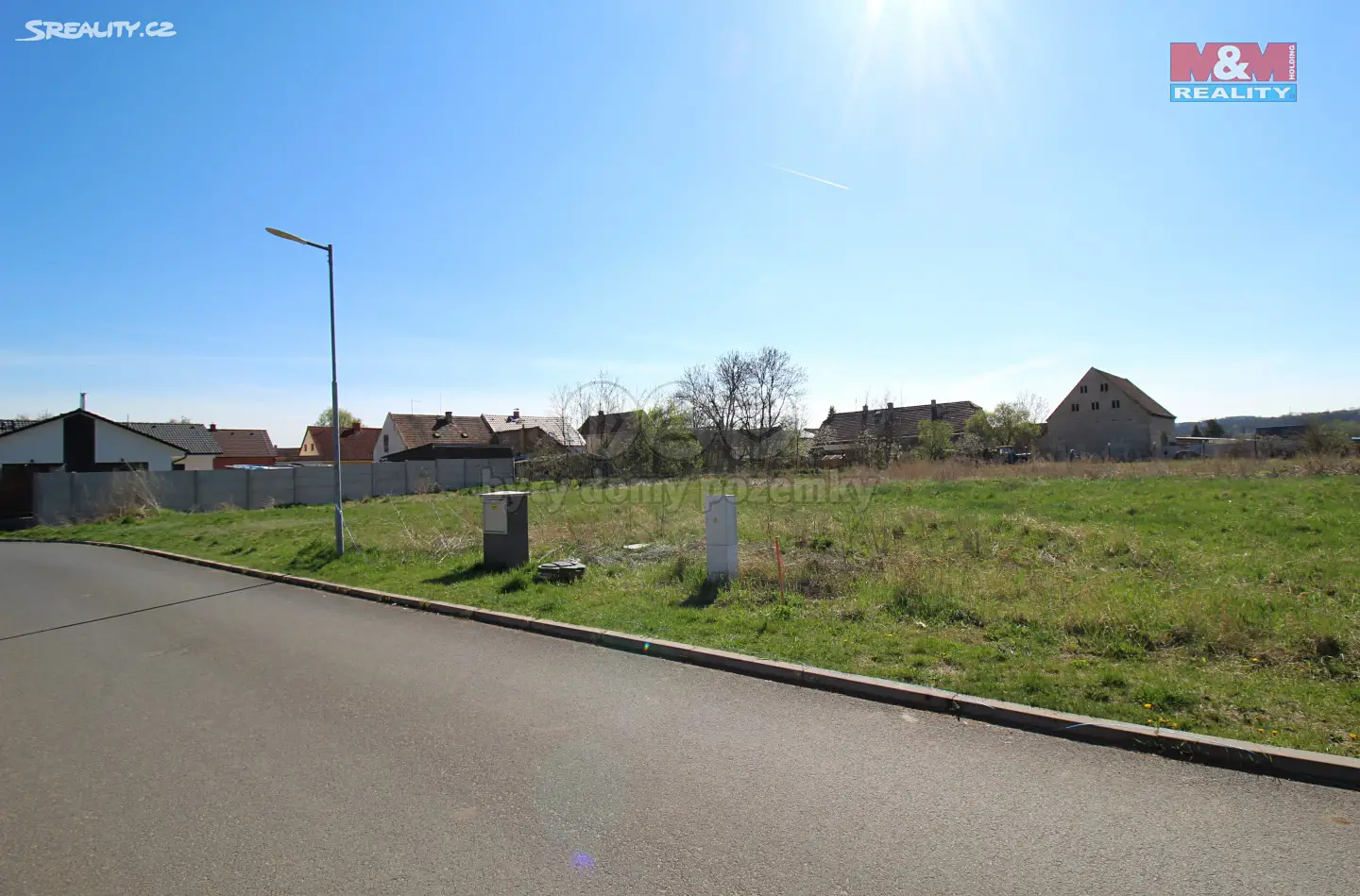 Prodej  stavebního pozemku 1 605 m², Staňkovice, okres Louny