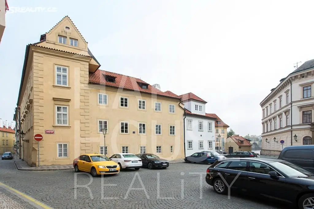 Pronájem bytu 1+1 37 m², Hroznová, Praha 1 - Malá Strana
