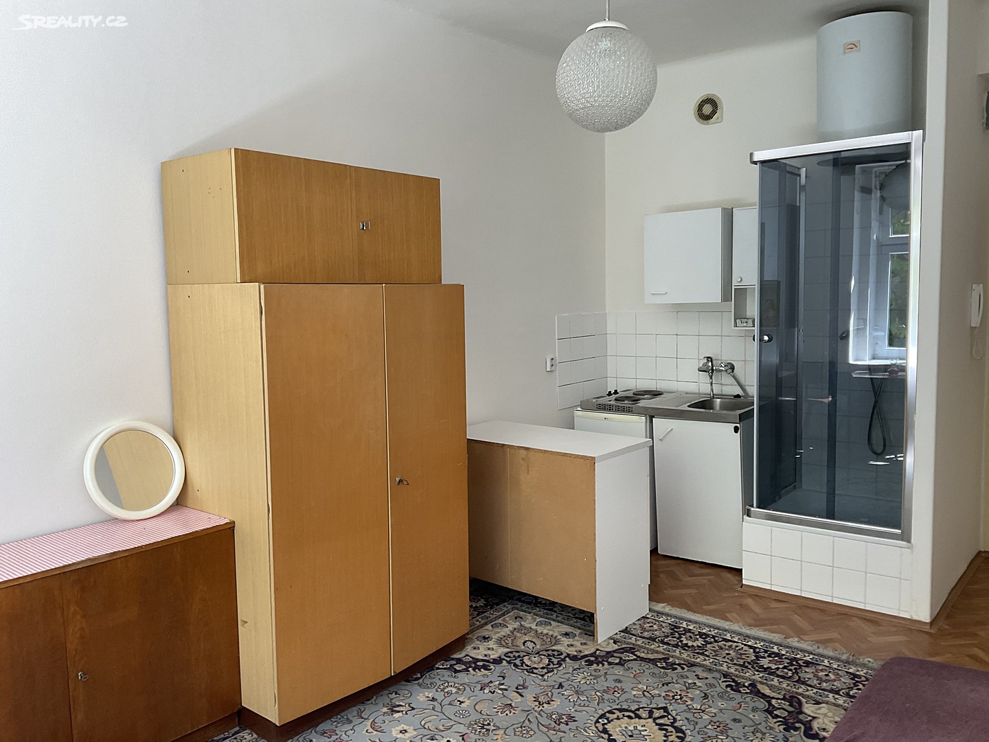 Pronájem bytu 1+kk 25 m², Františka Kadlece, Praha 8 - Libeň