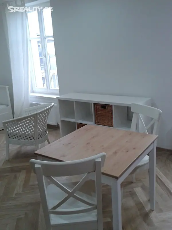Pronájem bytu 1+kk 26 m², Slavojova, Praha - Nusle