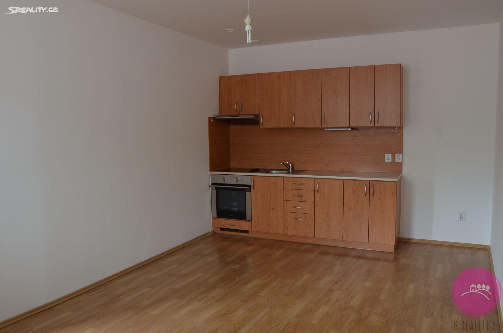 Pronájem bytu 2+1 65 m², Náves Svobody, Olomouc - Holice