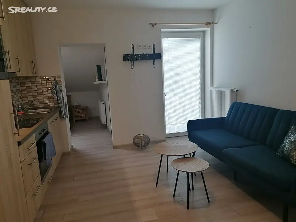 Pronájem bytu 2+kk 40 m² (Podkrovní), Valová, Zábřeh