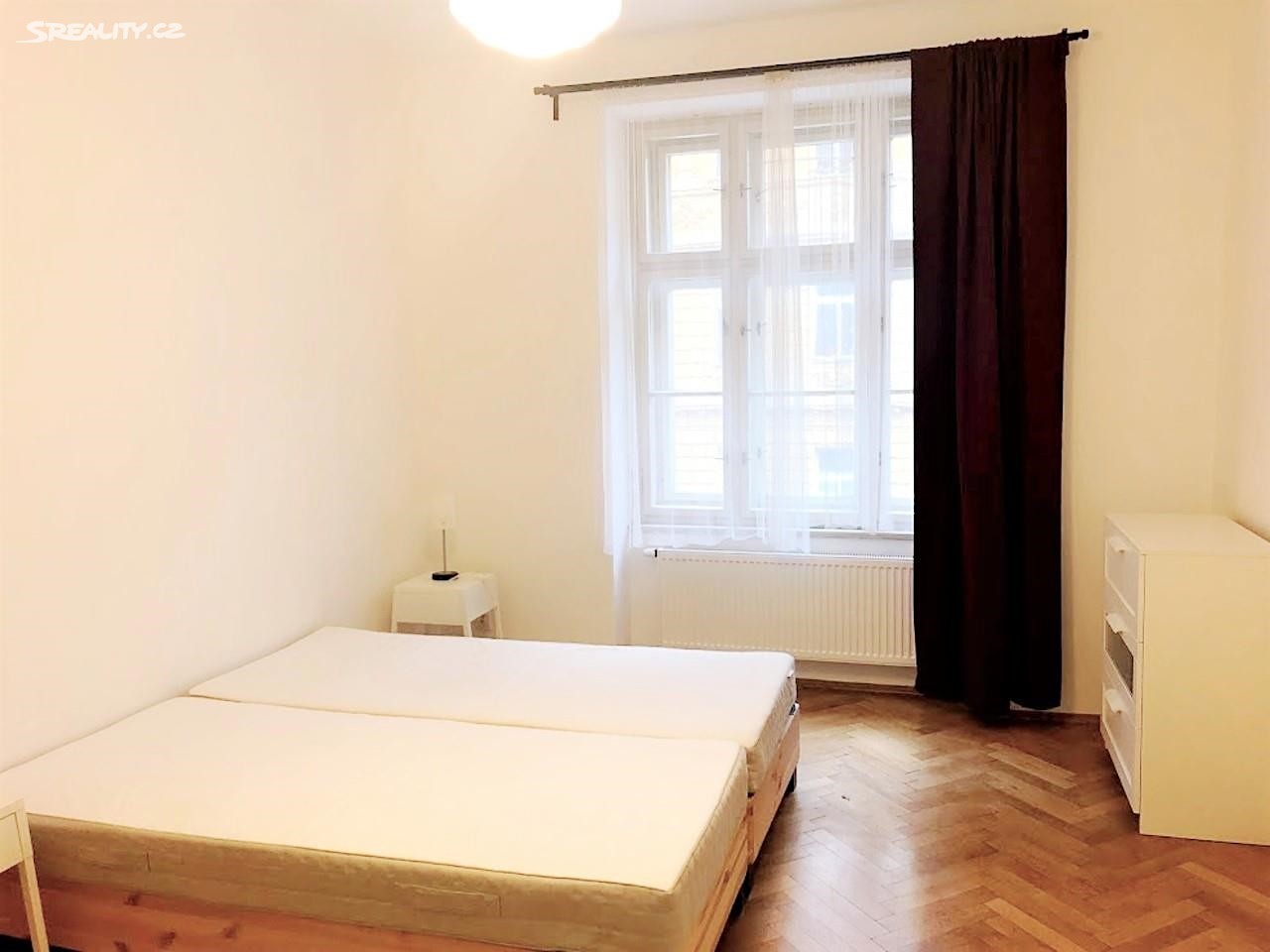 Pronájem bytu 3+1 74 m², Trojická, Praha 2 - Nové Město