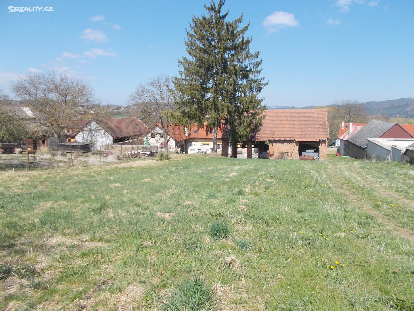 Prodej  stavebního pozemku 2 696 m², Lešany - Břežany, okres Benešov