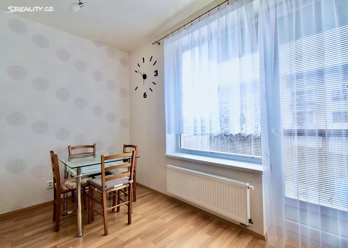 Pronájem bytu 1+kk 33 m², U Leskavy, Brno - Starý Lískovec