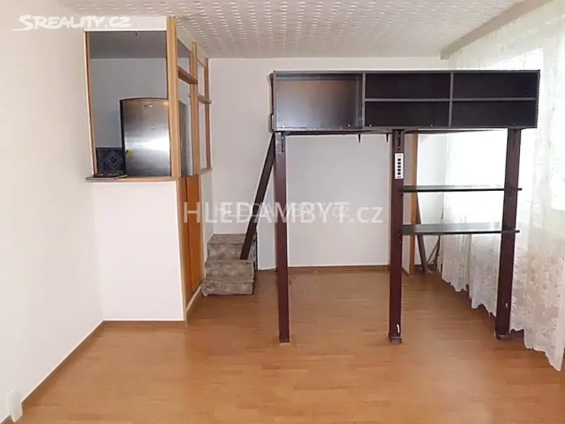 Pronájem bytu 1+kk 37 m², Mrkvičkova, Praha 6 - Řepy