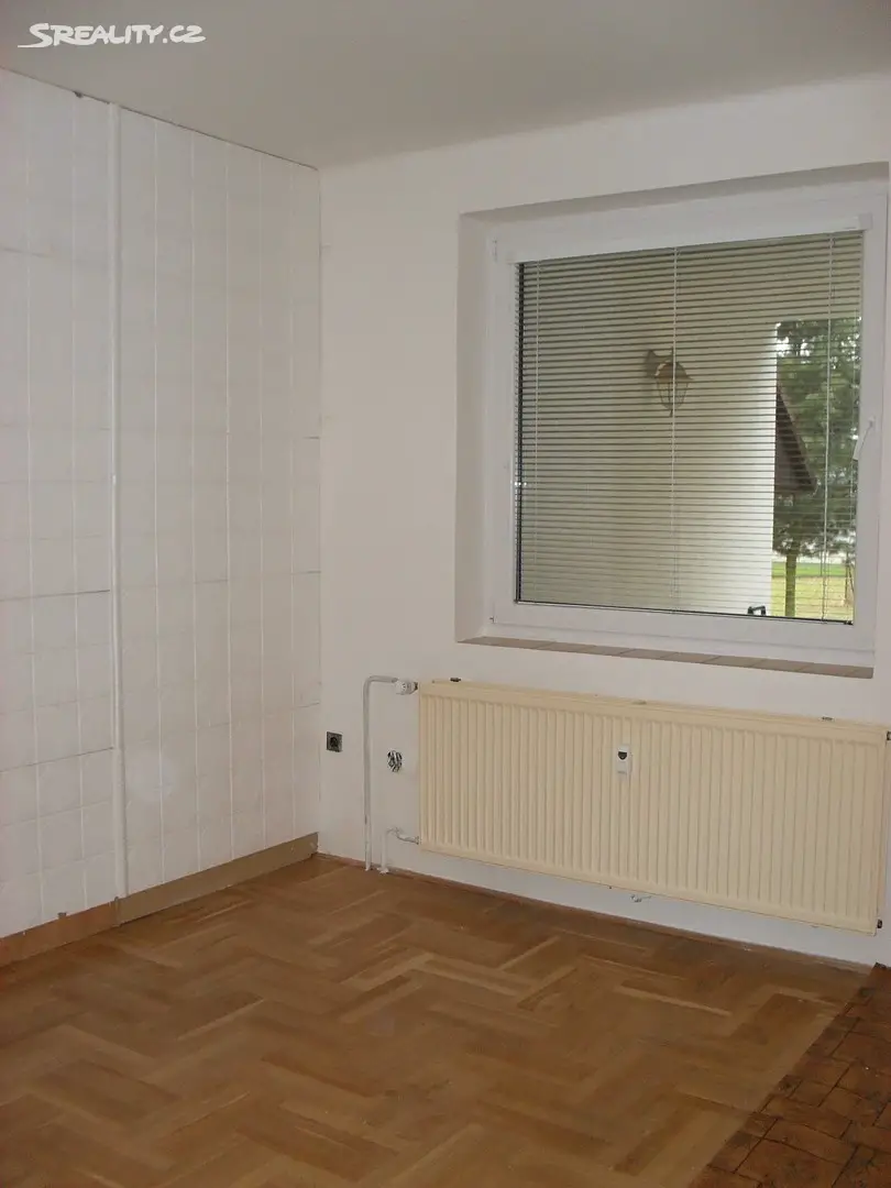 Pronájem bytu 2+1 60 m², Sezemice - Veská, okres Pardubice