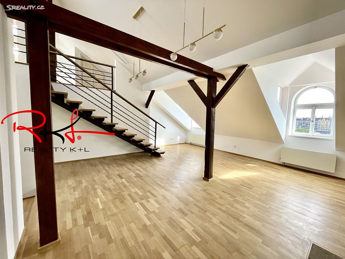 Pronájem bytu 4+1 169 m² (Mezonet), Praha 5 - Smíchov
