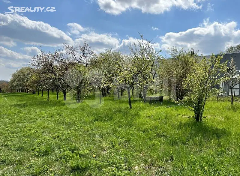 Prodej  stavebního pozemku 2 072 m², Nebovidy, okres Brno-venkov