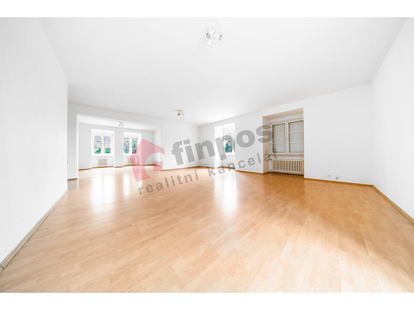 Prodej  vily 732 m², pozemek 1 352 m², Podkrkonošských tkalců, Praha 6 - Řepy