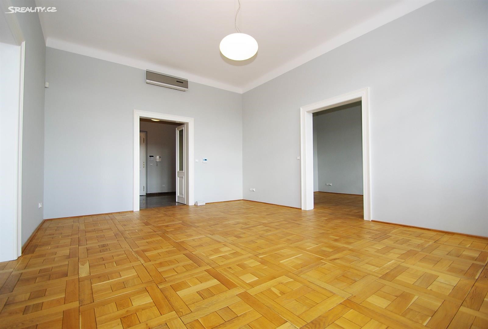 Pronájem bytu 4+1 150 m², náměstí Kinských, Praha 5 - Malá Strana