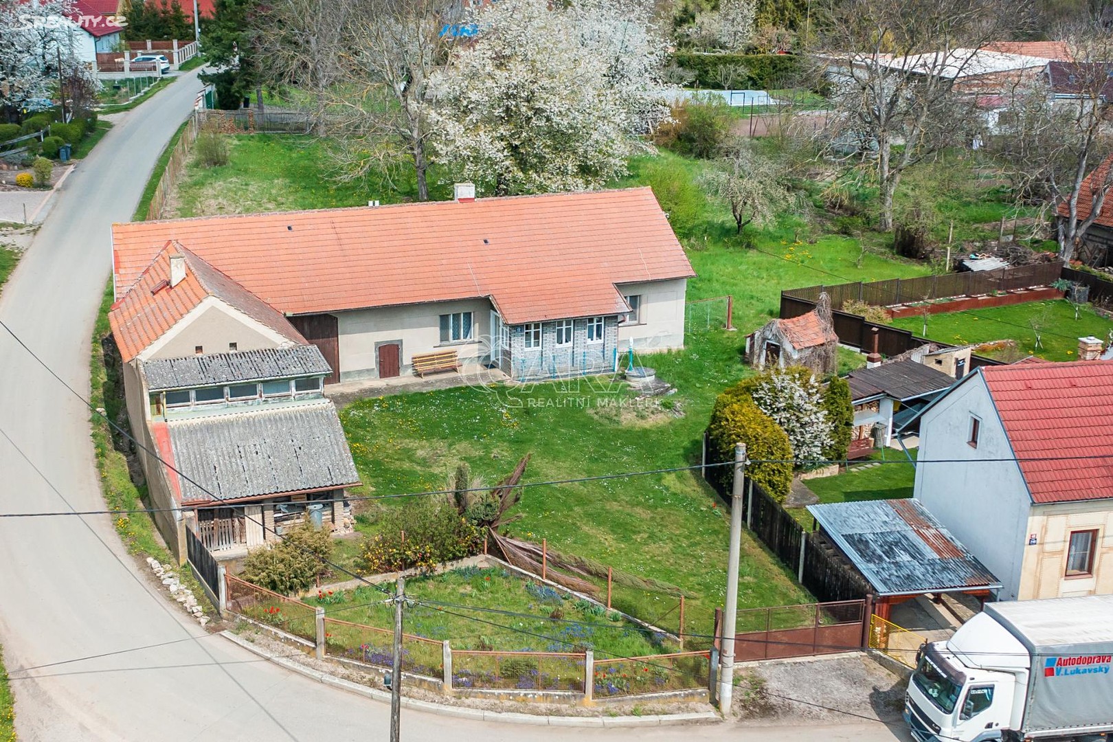 Prodej  rodinného domu 200 m², pozemek 2 914 m², Karlštejnská, Liteň - Běleč