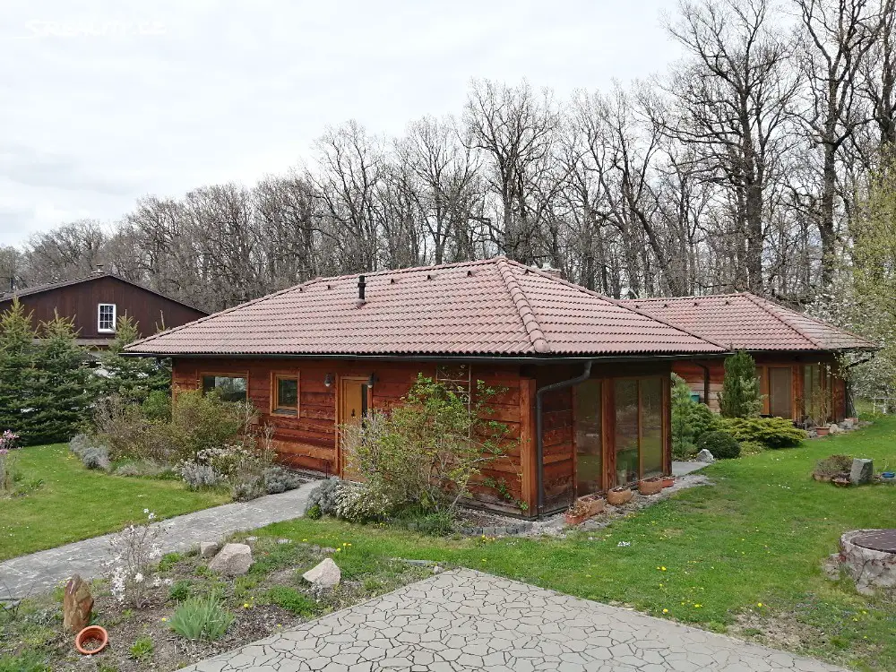 Prodej  rodinného domu 193 m², pozemek 1 100 m², Pardubice - Staročernsko, okres Pardubice