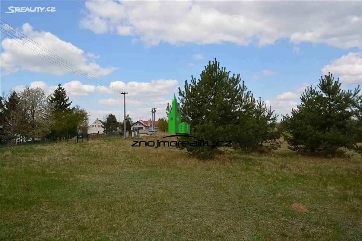 Prodej  stavebního pozemku 1 040 m², Chvalatice, okres Znojmo