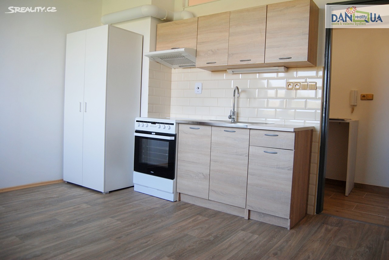 Pronájem bytu 1+kk 25 m², Oborská, Kaznějov