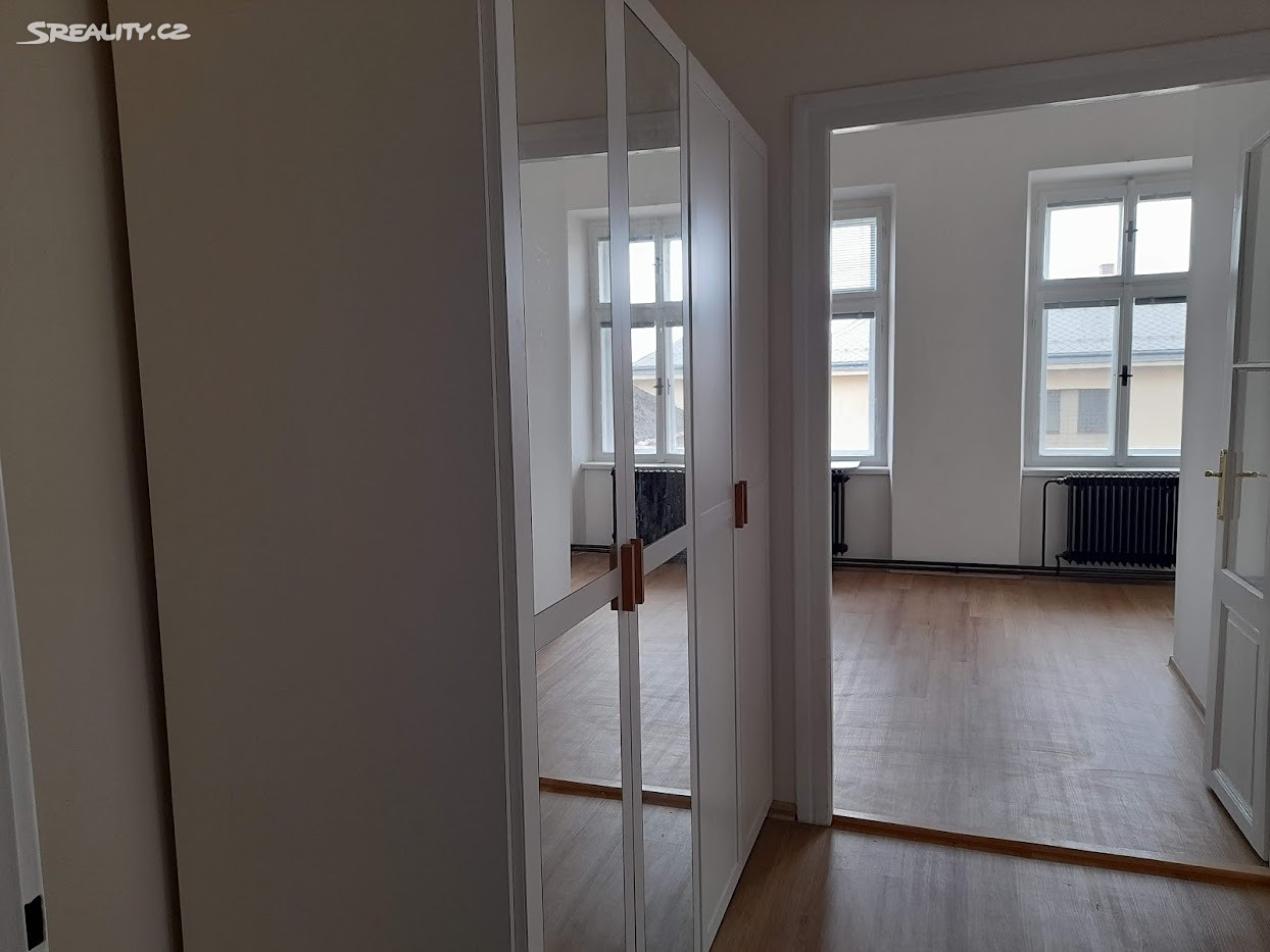 Pronájem bytu 3+1 65 m², Valdštejnovo náměstí, Jičín - Staré Město