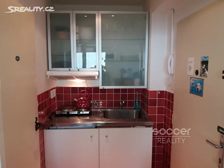 Pronájem bytu 1+kk 26 m², Evropská, Praha 6 - Vokovice