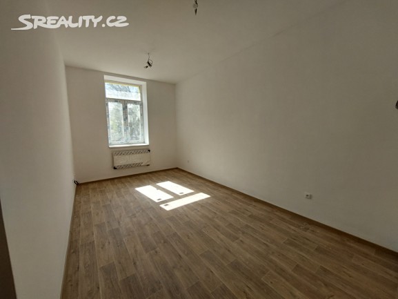 Pronájem bytu 2+kk 39 m², Hálkova, Jihlava - Helenín