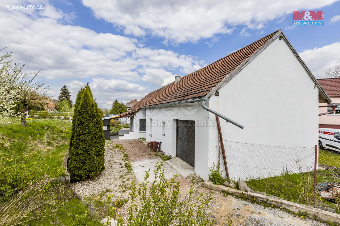 Prodej  rodinného domu 1 075 m², pozemek 231 m², Rohovládova Bělá, okres Pardubice