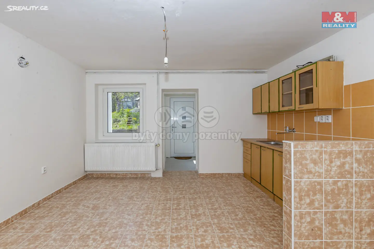Prodej  rodinného domu 1 075 m², pozemek 231 m², Rohovládova Bělá, okres Pardubice
